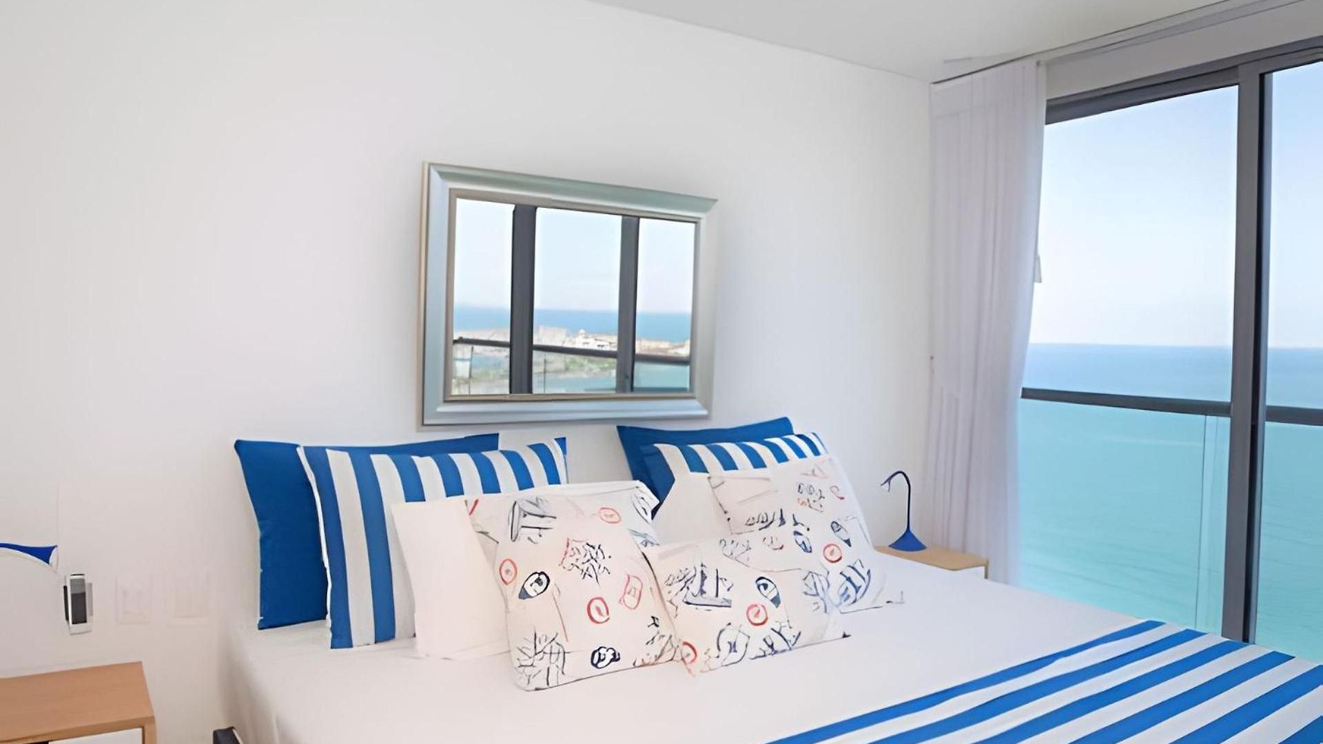 Apartamento Morros - Lujoso Apto Con Vista Al Mar Piso 28 *